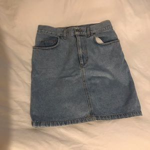 Super cute vintage jean skirt!!